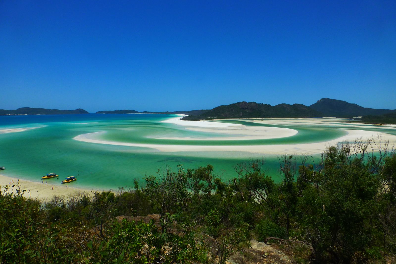 Turquoise water and white sand on the NSW coast